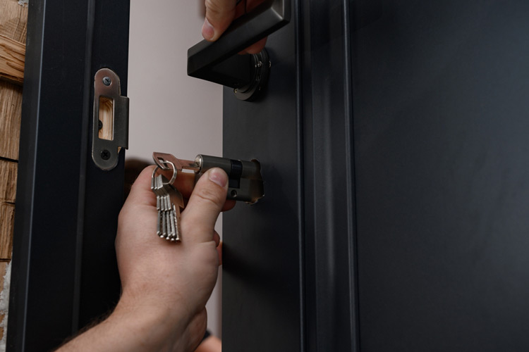 about commercial locksmiths
